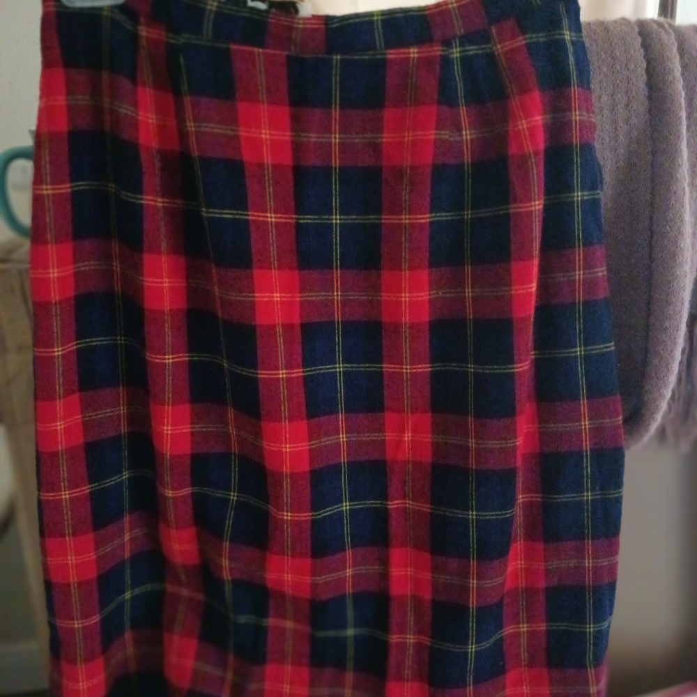 Donn Kenny Plaid skirt light texture